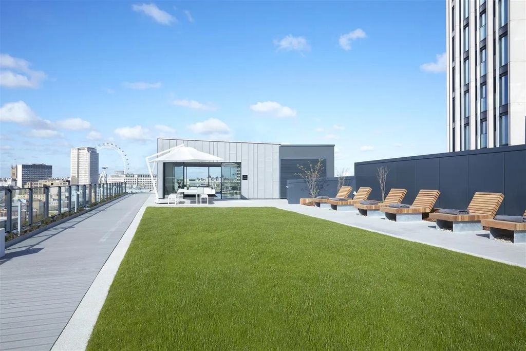 Property photo 2 of 20