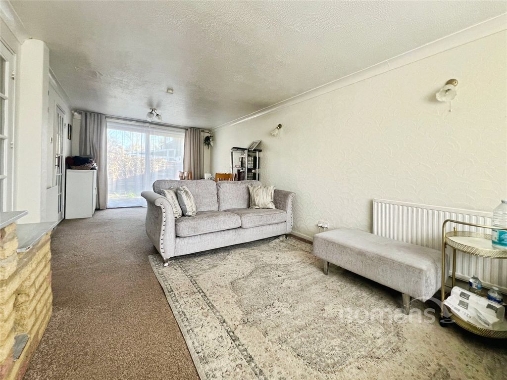 Property photo 2 of 17 Picture No. 04