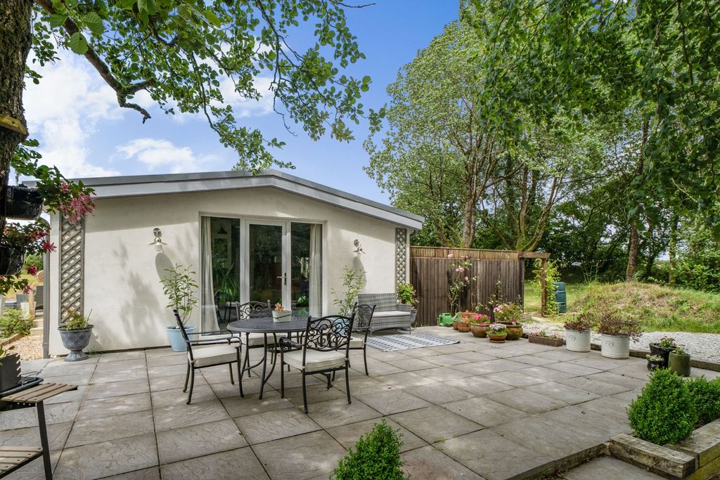 Property photo 3 of 30 1153245 (7)