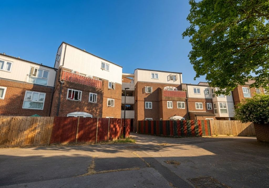Property photo 1 of 11