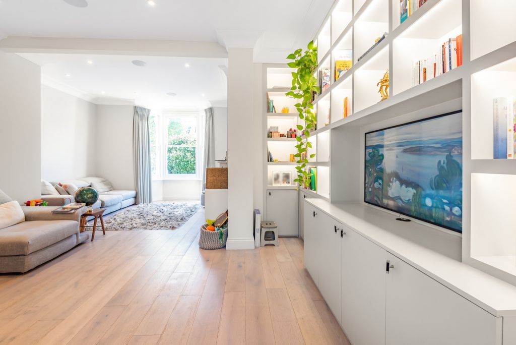 Property photo 2 of 24 901097 (13)