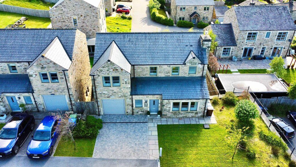 Property photo 3 of 61