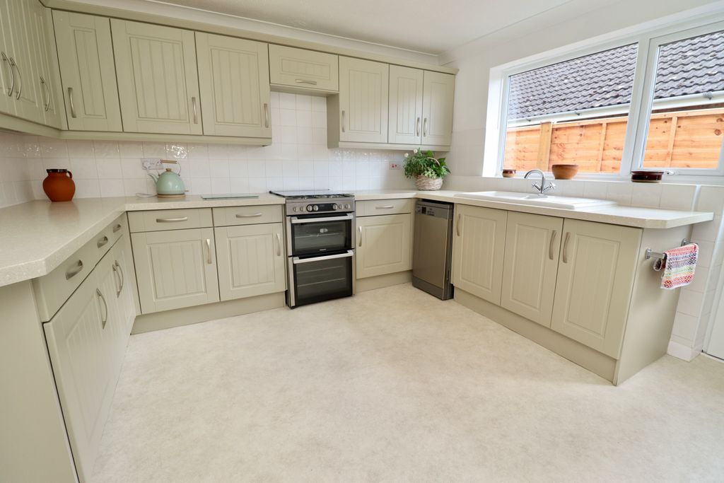 Property photo 2 of 19 Img_0344