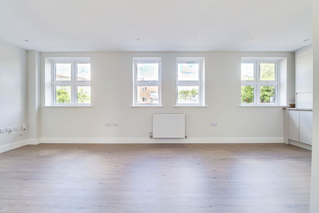 Property photo 2 of 10 Img3987Img3989