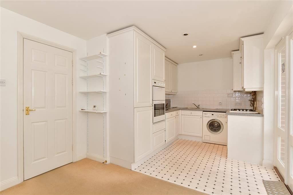 Property photo 3 of 10 Kitchen/Diner