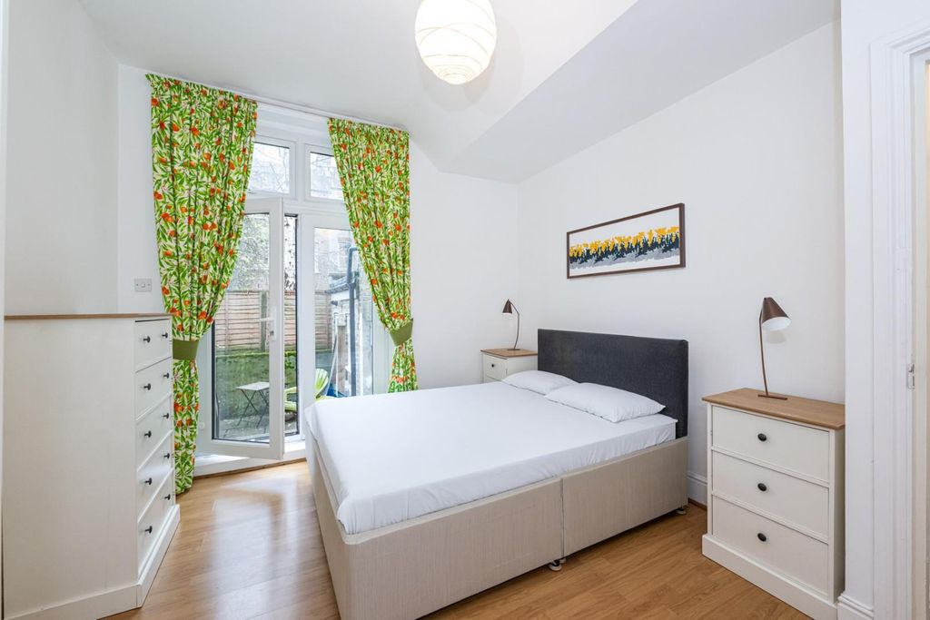 Property photo 2 of 7 Bedroom .Jpg