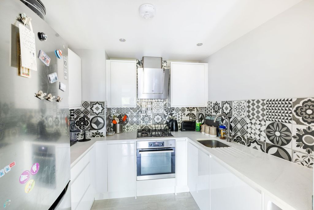 Property photo 3 of 8