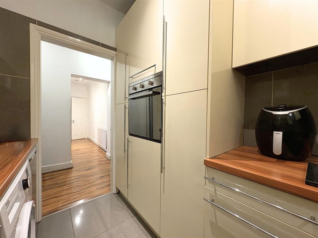 Property photo 3 of 15 Kitchen