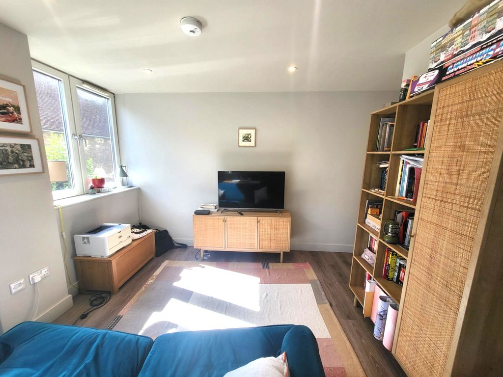 Property photo 3 of 5 Living Room/ Kitchen