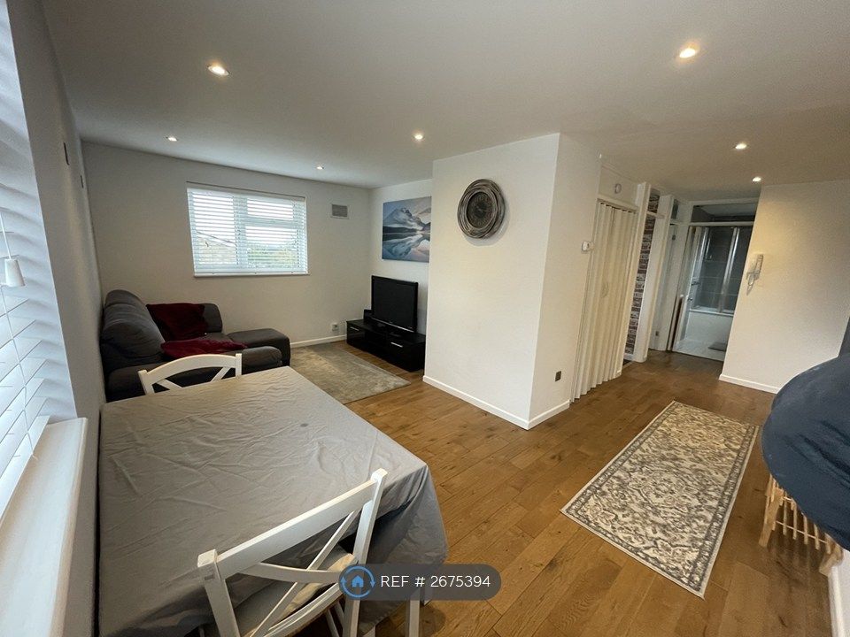 Property photo 1 of 16 The Flat