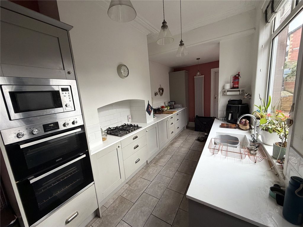 Property photo 2 of 17 Picture No. 04