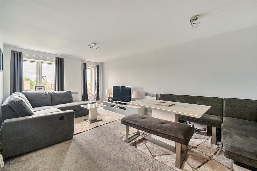 Property photo 2 of 19 Open Plan