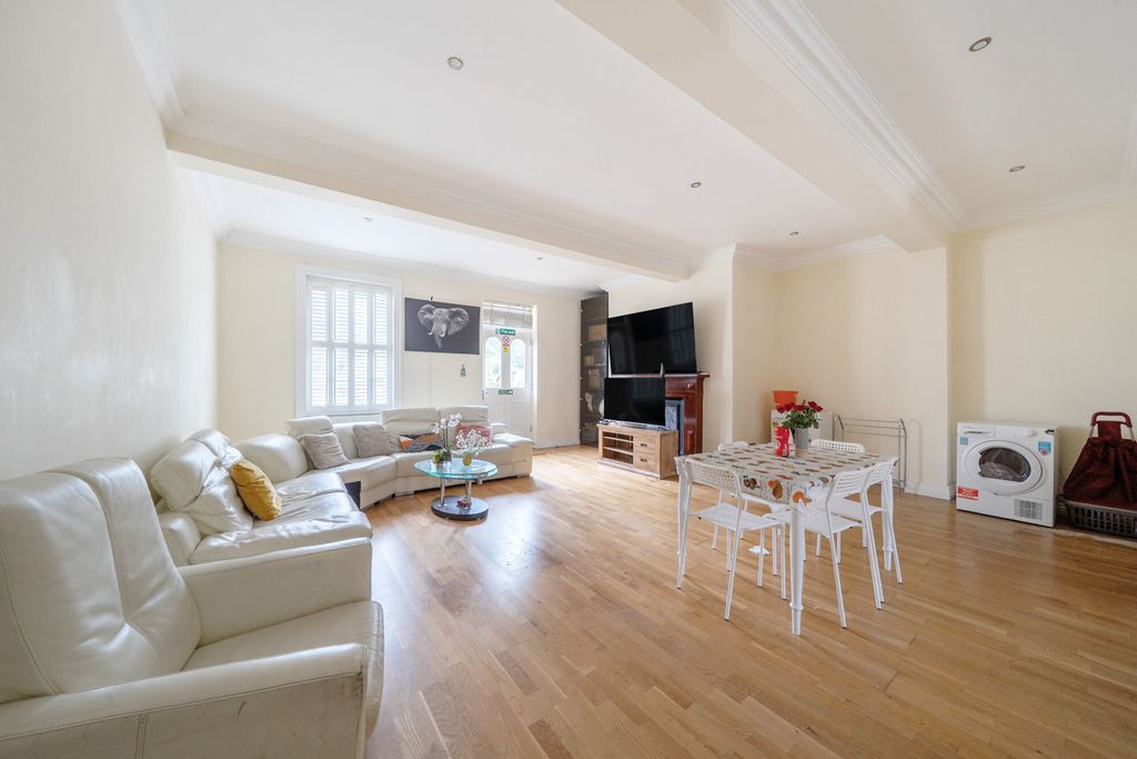 Property photo 2 of 26 1340363-2-689Da54...