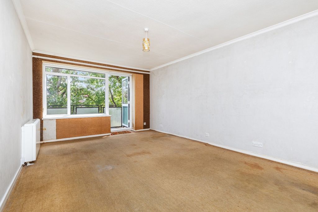 Property photo 3 of 9 4037406
