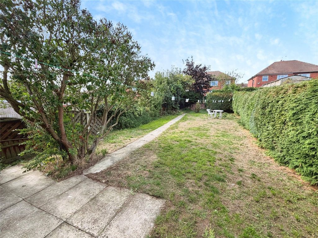 Property photo 3 of 14 Gardens