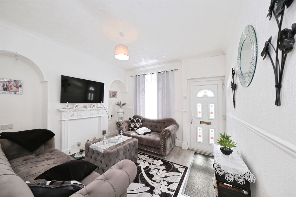 Property photo 2 of 13