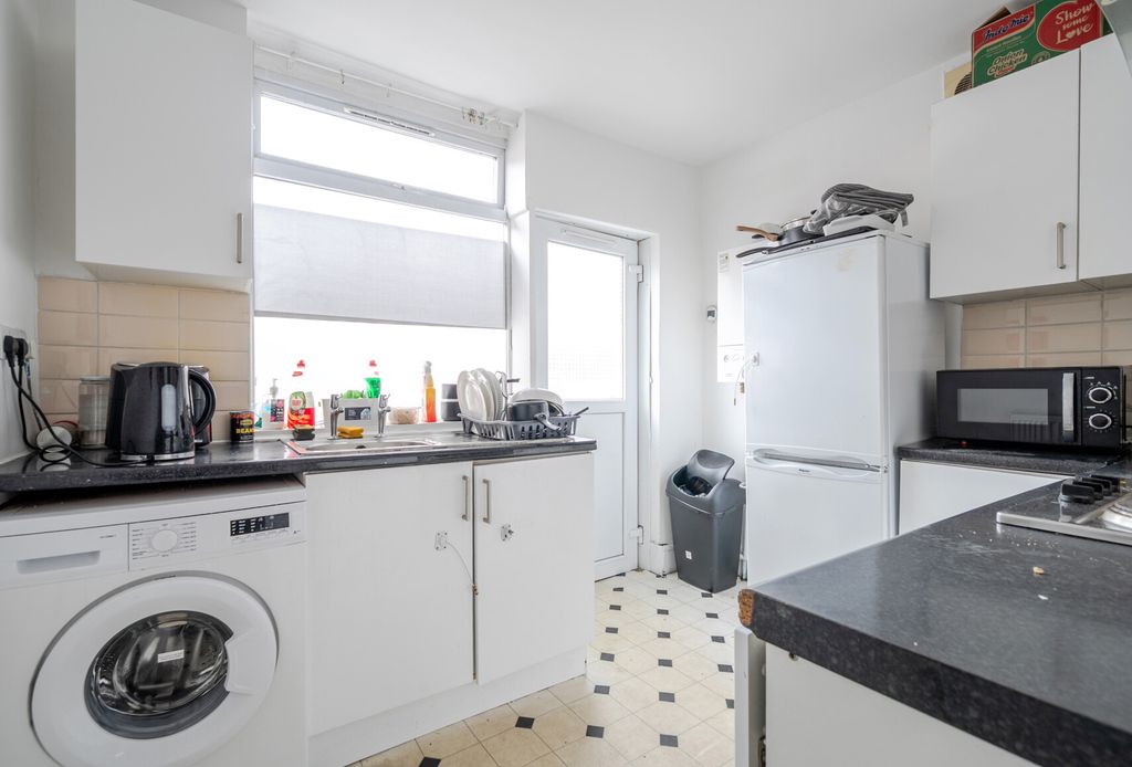 Property photo 2 of 21 1358720-12-68E50F...