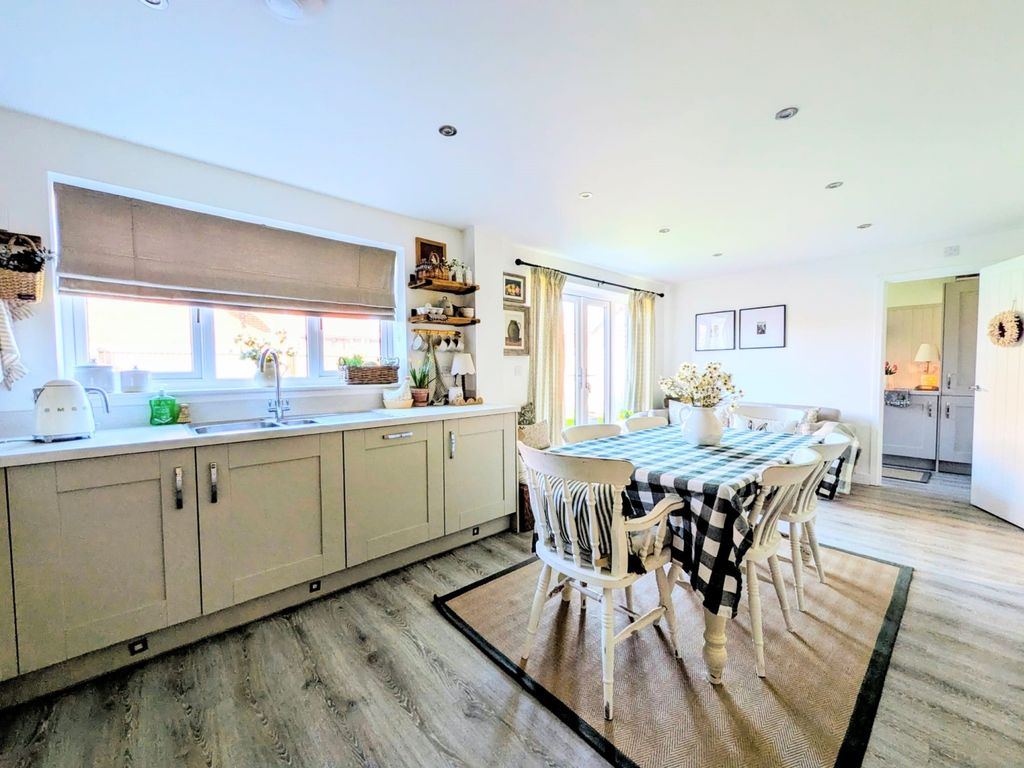 Property photo 3 of 20 32Ea7F19-Ea55-454d-9565-42A578454B7A