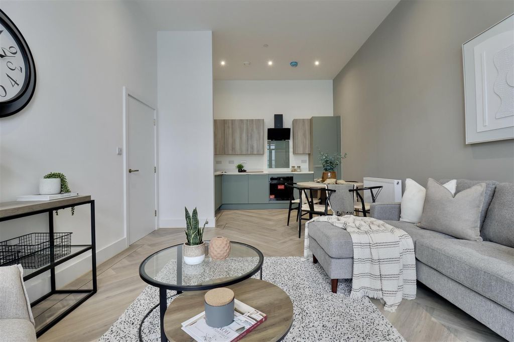 Property photo 2 of 18 476944C7-5Bf2-4678-9553-21808Bc80555_1_201_A.Jpeg