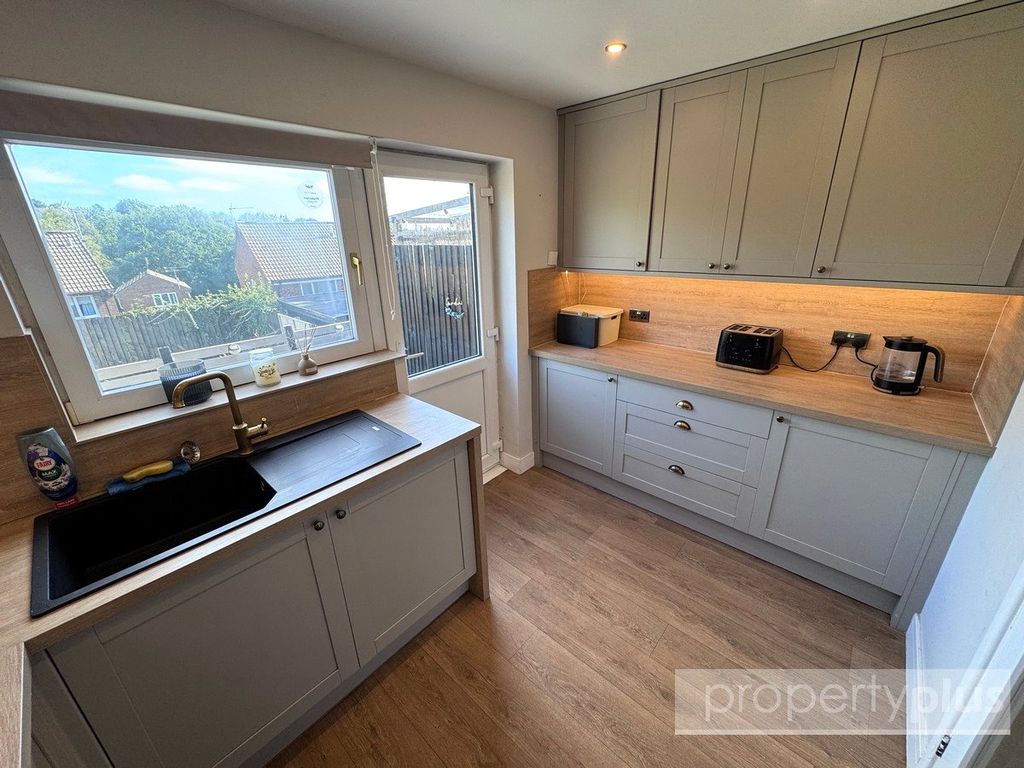 Property photo 3 of 13 Picture No. 12