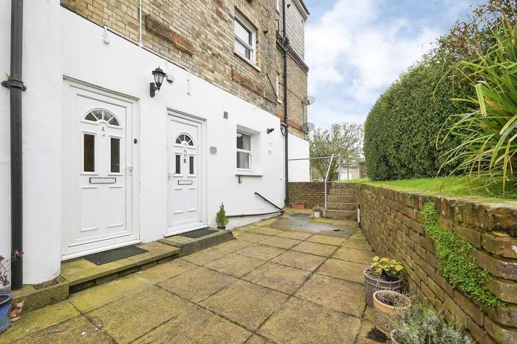 Property photo 2 of 19 Pbox-Img.Jpg