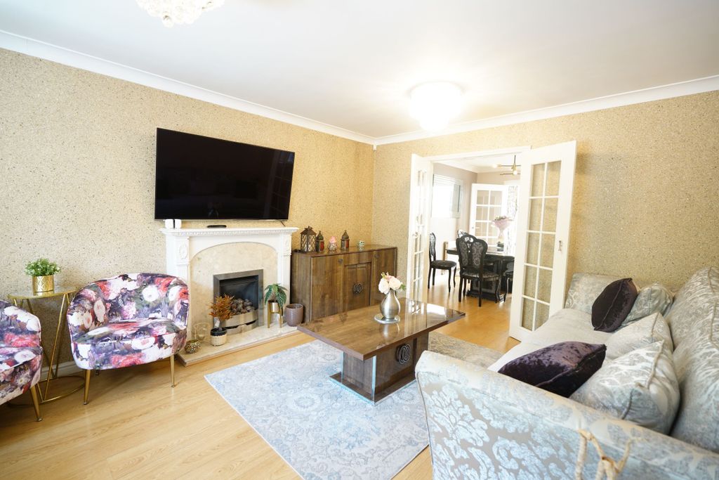 Property photo 2 of 34