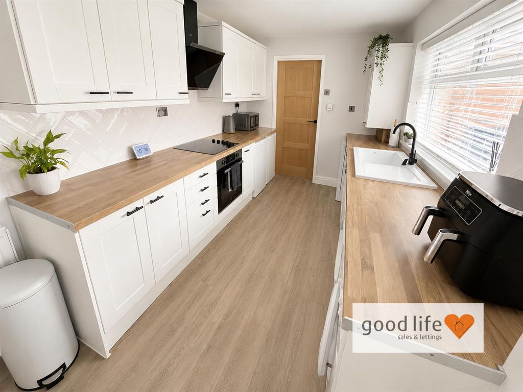 Property photo 2 of 21 20260601_201342168_Ios10 Silksworth Terrace.Jpg