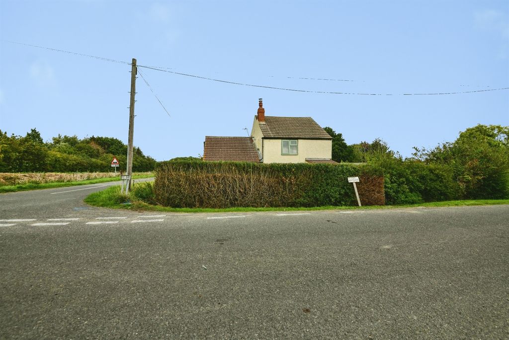Property photo 1 of 24