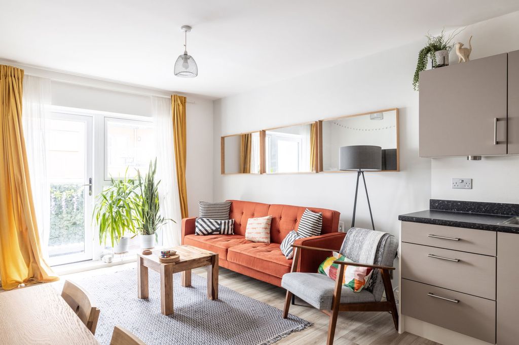 Property photo 2 of 10