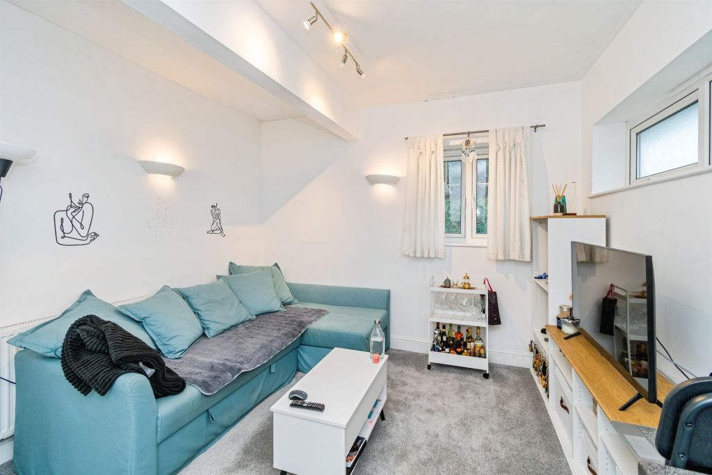 Property photo 3 of 9