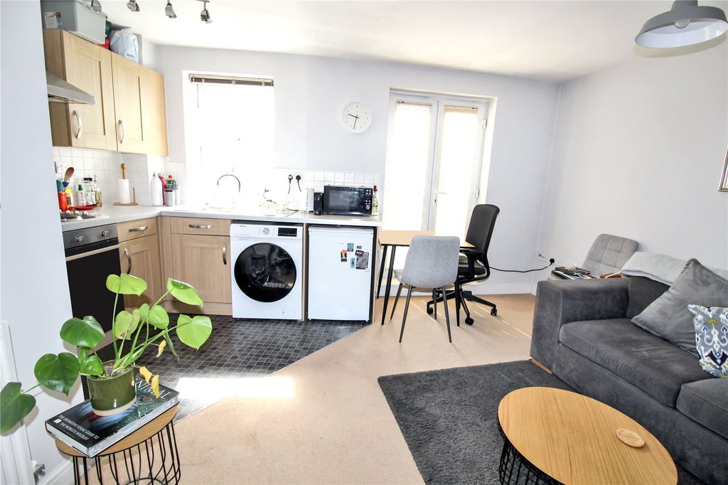 Property photo 3 of 10 Picture No. 09