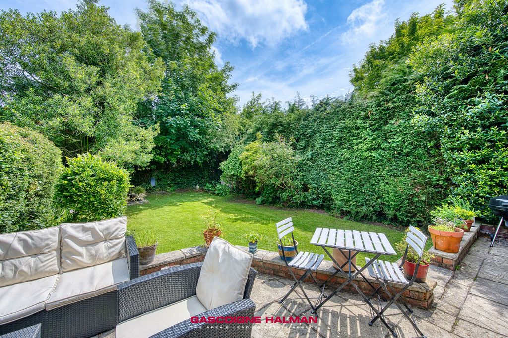 Property photo 3 of 35 Garden