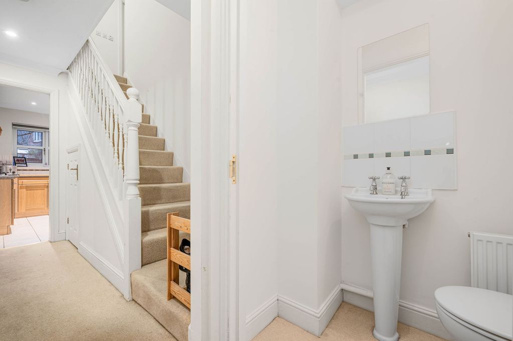 Property photo 3 of 20