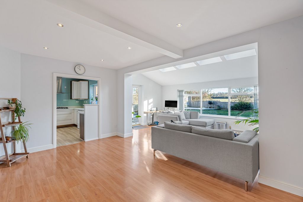 Property photo 3 of 27