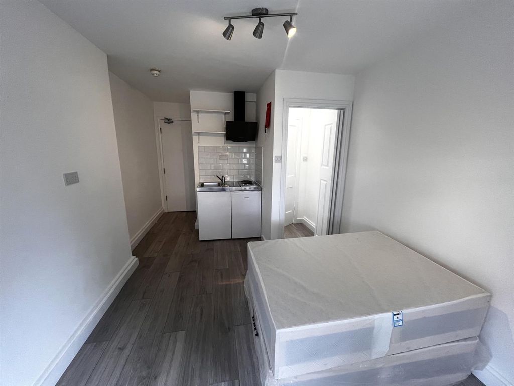 Property photo 3 of 7 895d80Bd-Caf6-4Bba-B445-1F188c5F9E5d.Jpg