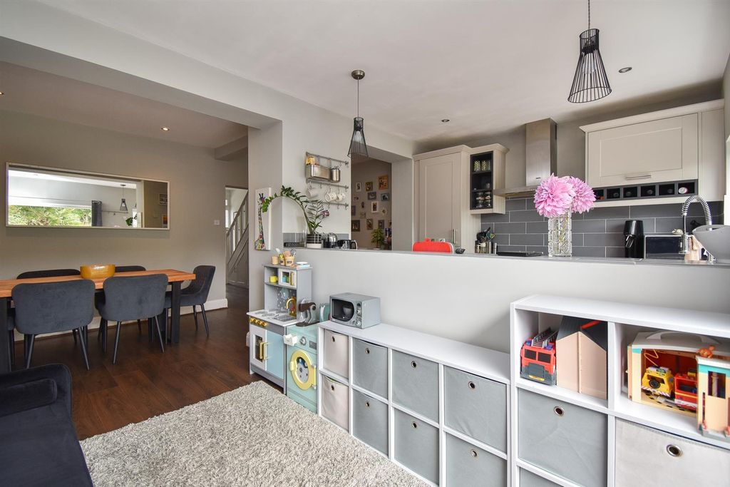 Property photo 2 of 19 Kitchen/Diner