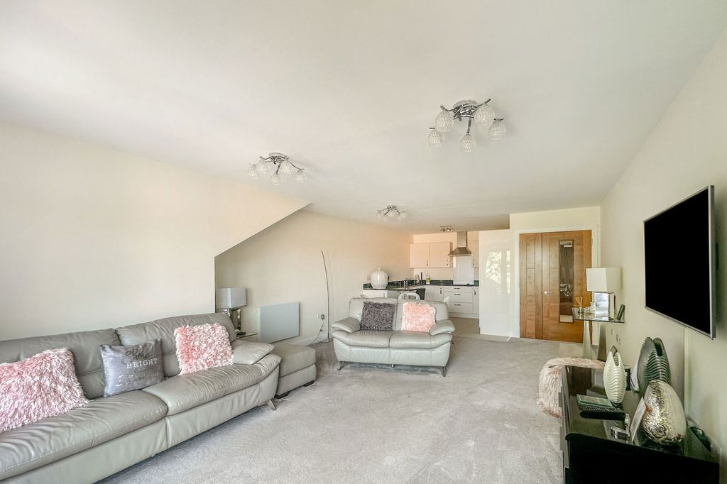 Property photo 2 of 19