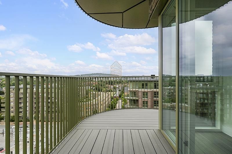 Property photo 3 of 26 Cairncross House, 908 (1).Jpg