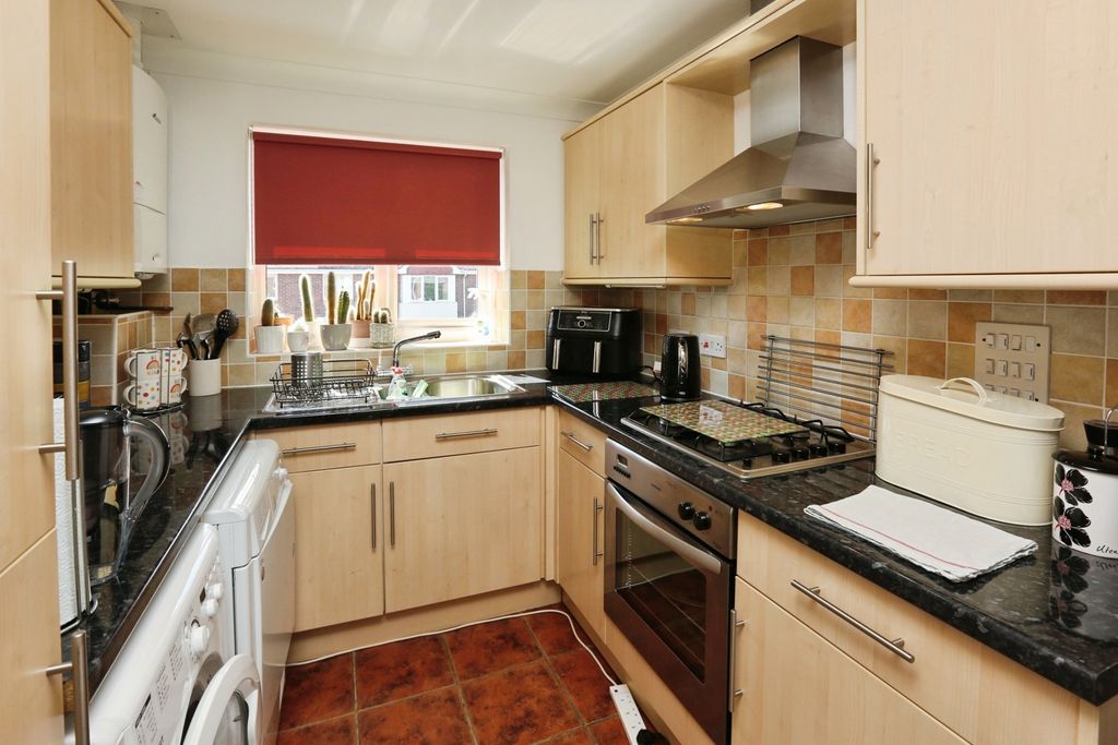 Property photo 2 of 17 Photo