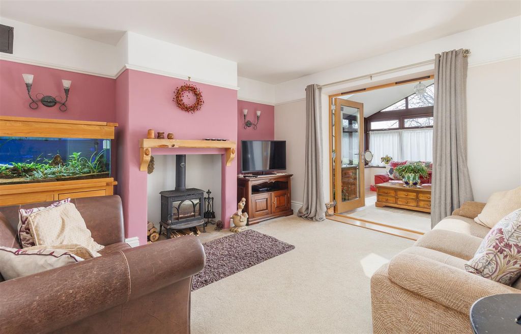 Property photo 1 of 45 Sitting Room