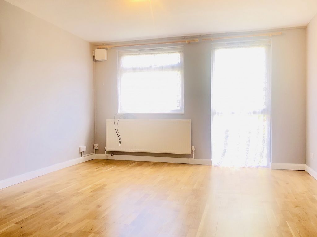 Property photo 2 of 20 Living Room