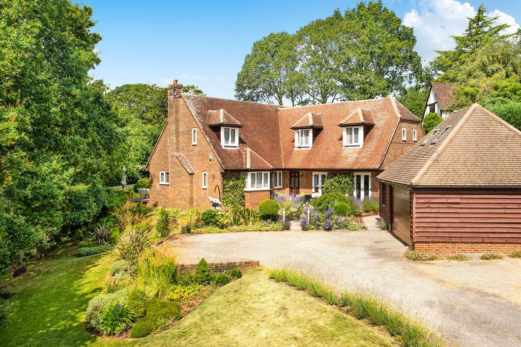 Property photo 1 of 32