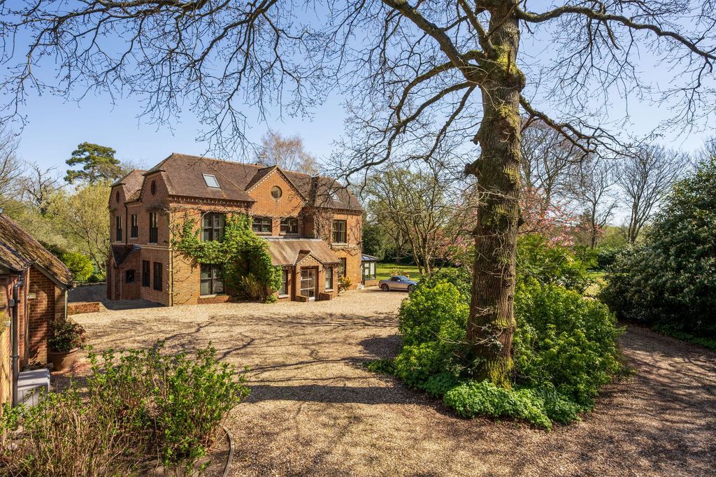 Property photo 1 of 34