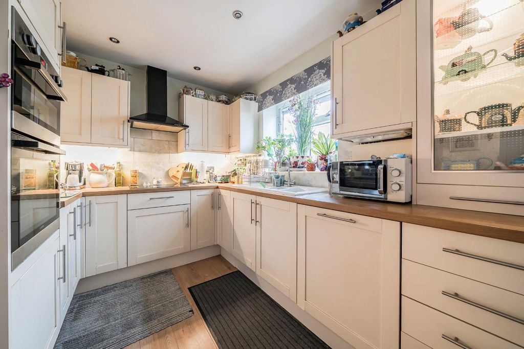 Property photo 3 of 18 1365367-12-68E8ee7B650Aa.Jpg