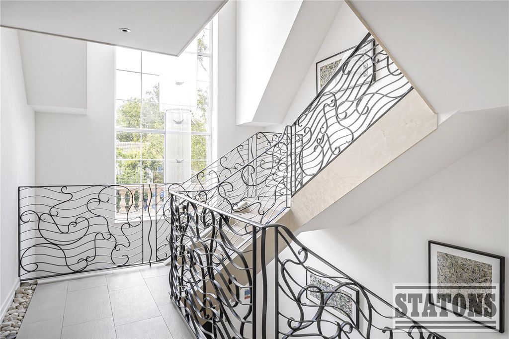 Additional image 13 of 2 bed flat for saleUplands Park Road, Enfield EN2