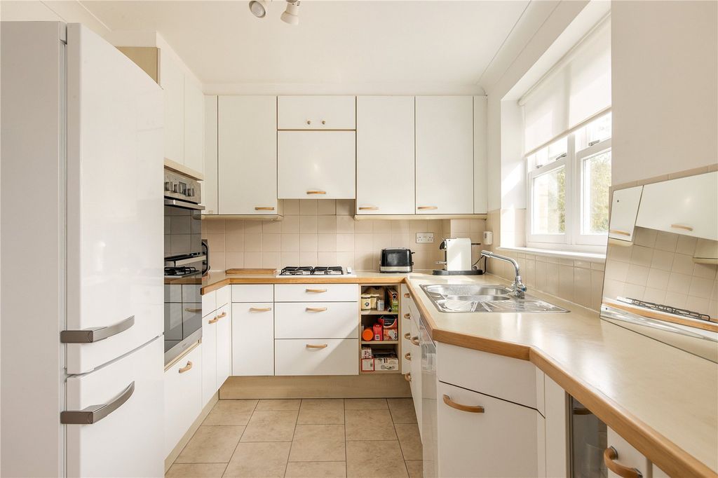 Property photo 2 of 15 Kitchen