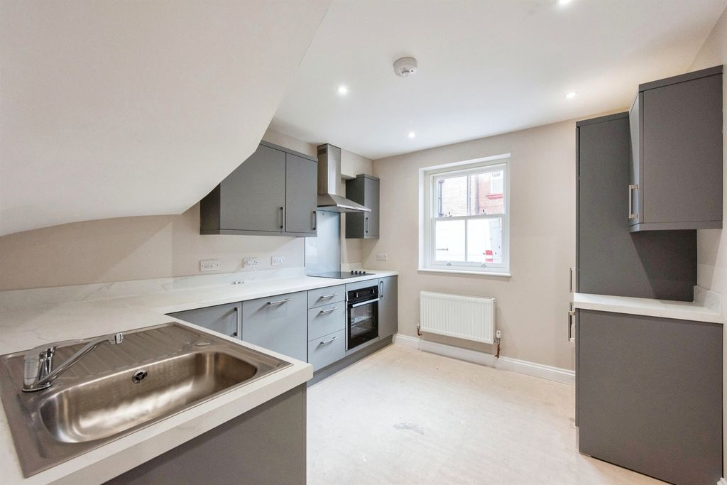 Property photo 2 of 14 Image