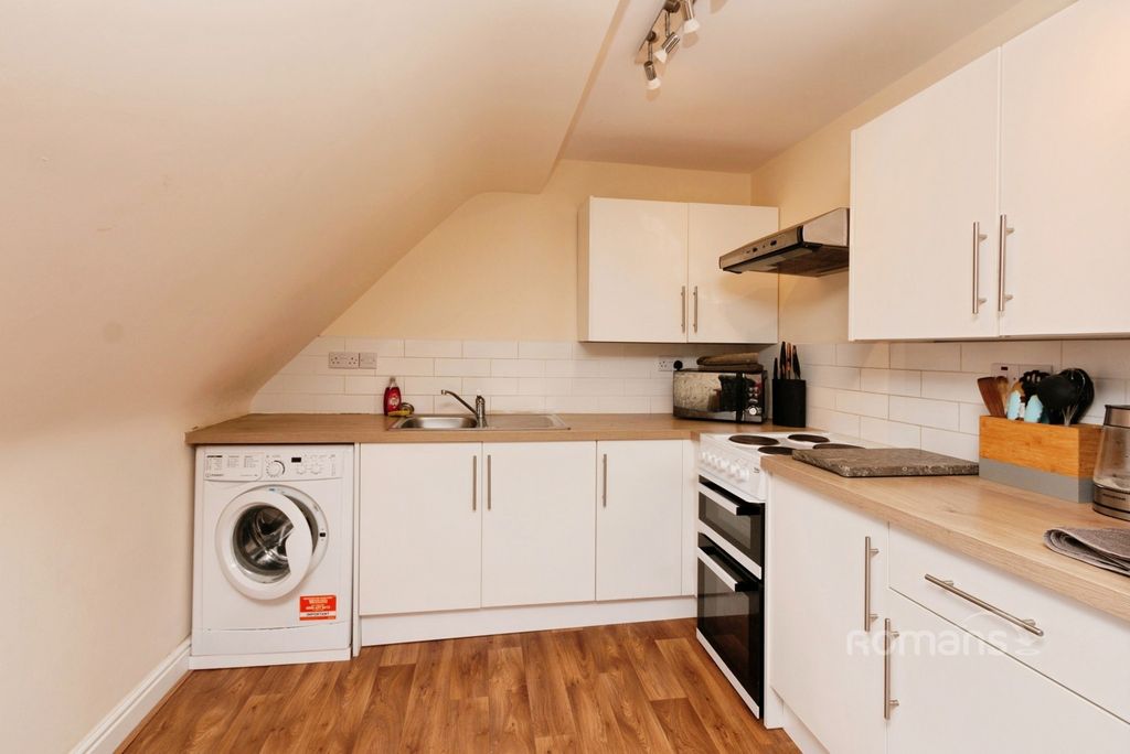 Property photo 2 of 8 Pbox-Img.Jpg