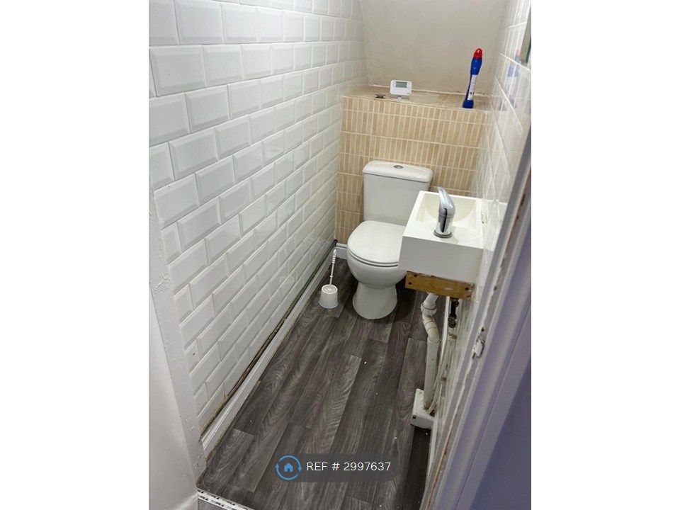 Property photo 3 of 4