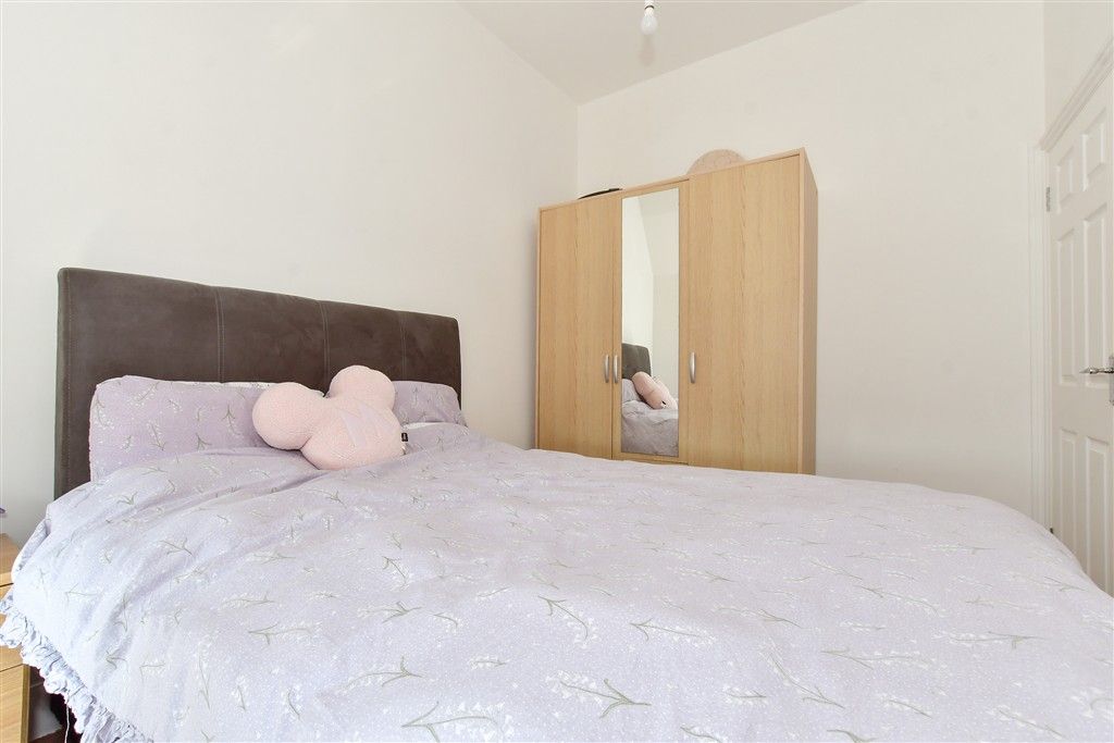 Property photo 2 of 7 Bedroom